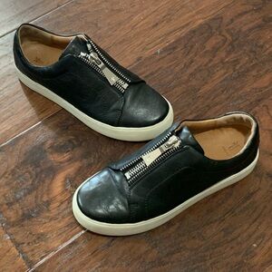 Frye Lena Zip Black Leather Size 7.5